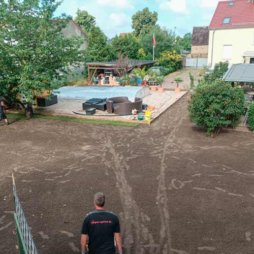 Rasenschnitt, Rasenpflege, Düngung, Vertikutieren und Rollrasen für Stahnsdorf, Kleinmachnow und Teltow